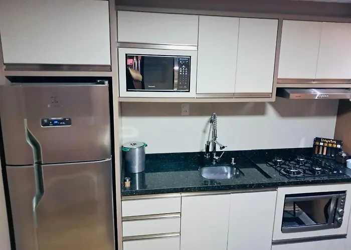 Della Giustina Residence Comfort Aparthotel - Aconchegante, Lindo, Moderno, Renovado Entre Abba Pai Church E Centro