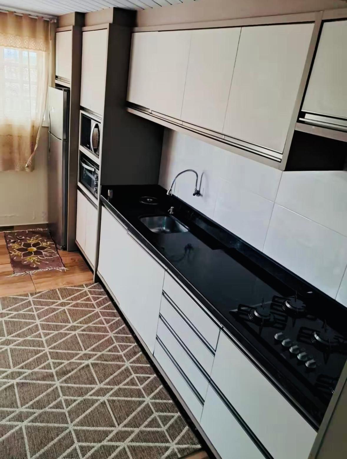 Della Giustina Comfort - Aconchegante, Lindo, Moderno, Renovado Entre Abba Pai Church E Centro *